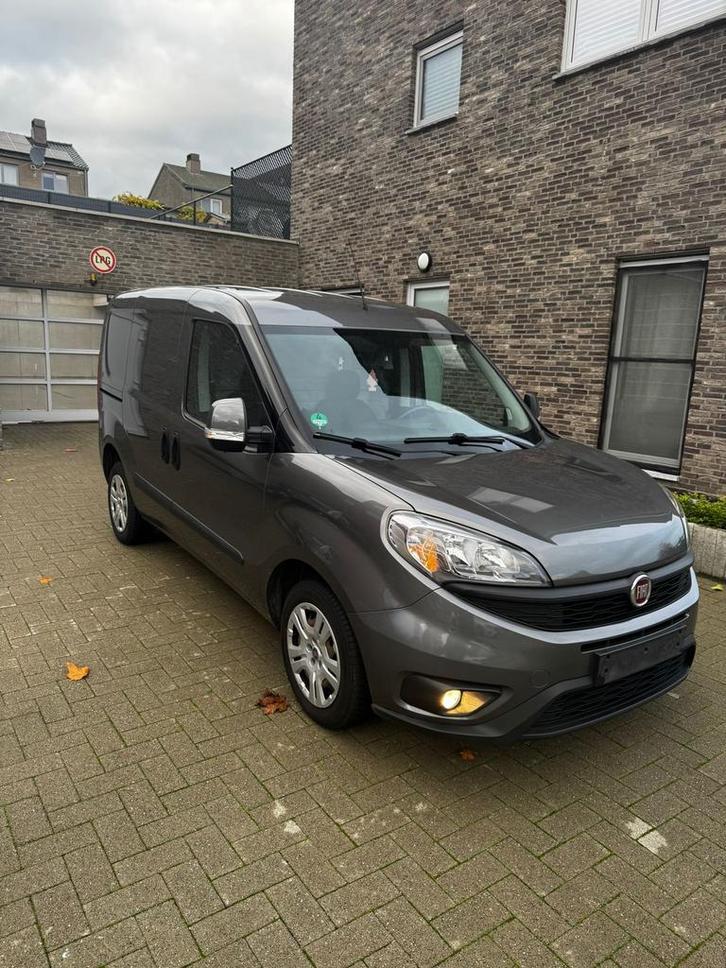 Fiat Doblo 1.6multijet / 2015 / 216DKM / Gekeurd VVK /, Auto's, Bestelwagens en Lichte vracht, Particulier, ABS, Airbags, Alarm