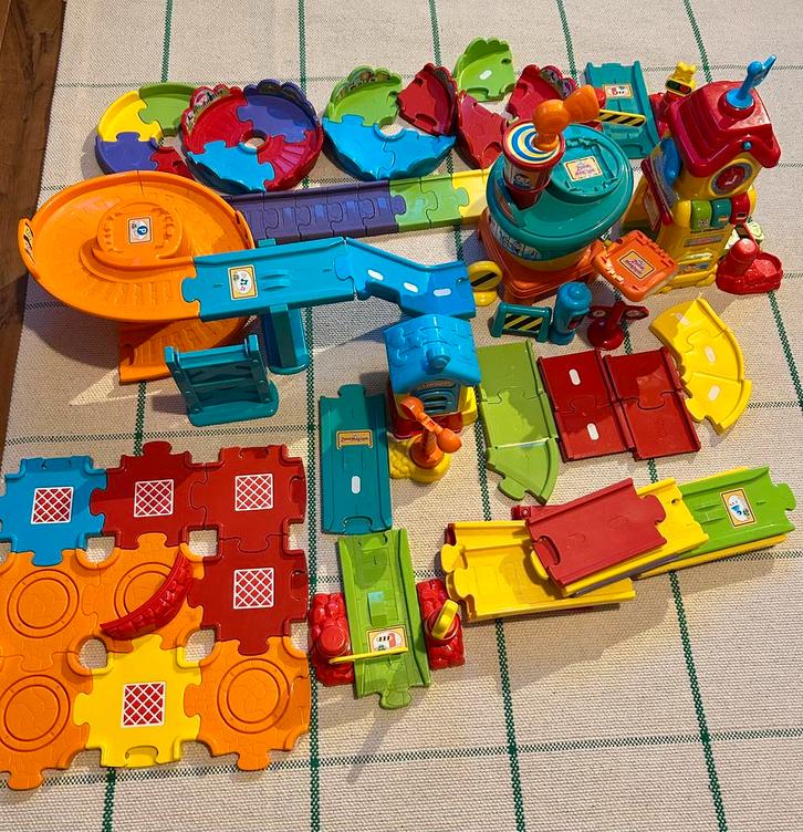 Lot Tut tut bolides, Enfants & Bébés, Jouets | Vtech, Utilisé, 6 mois à 2 ans, Enlèvement