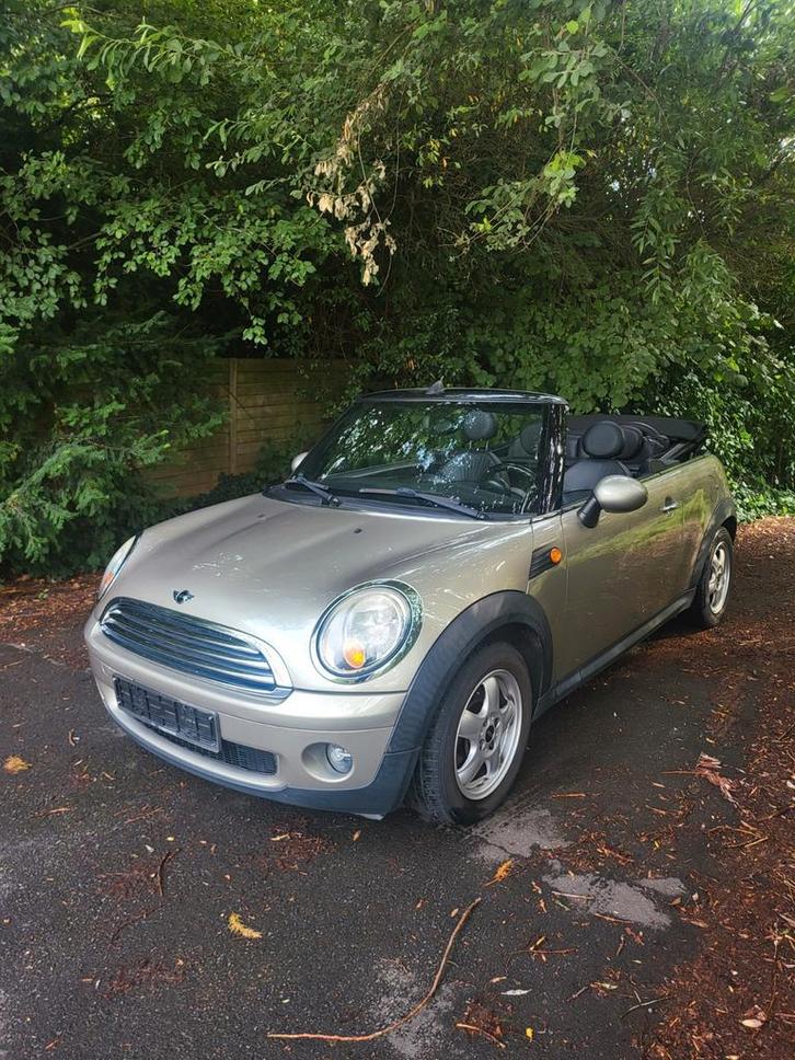 Mini Cooper One cabrio gekeurd voor verkoop, Auto's, Mini, Particulier, Cabrio, Elektrische ramen, Benzine, Handgeschakeld, Zwart