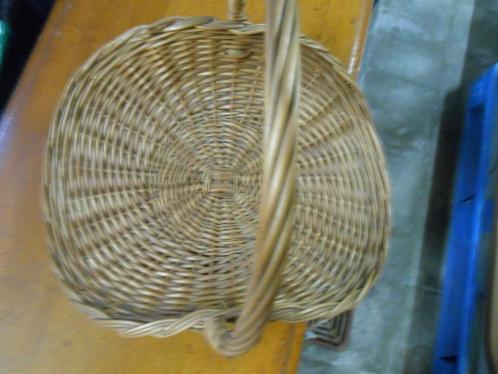 PANIER DE TRANSPORT EN OSIER DE TAILLE MOYENNE, Maison & Meubles, Accessoires pour la Maison | Plataux & Paniers, Panier, Enlèvement