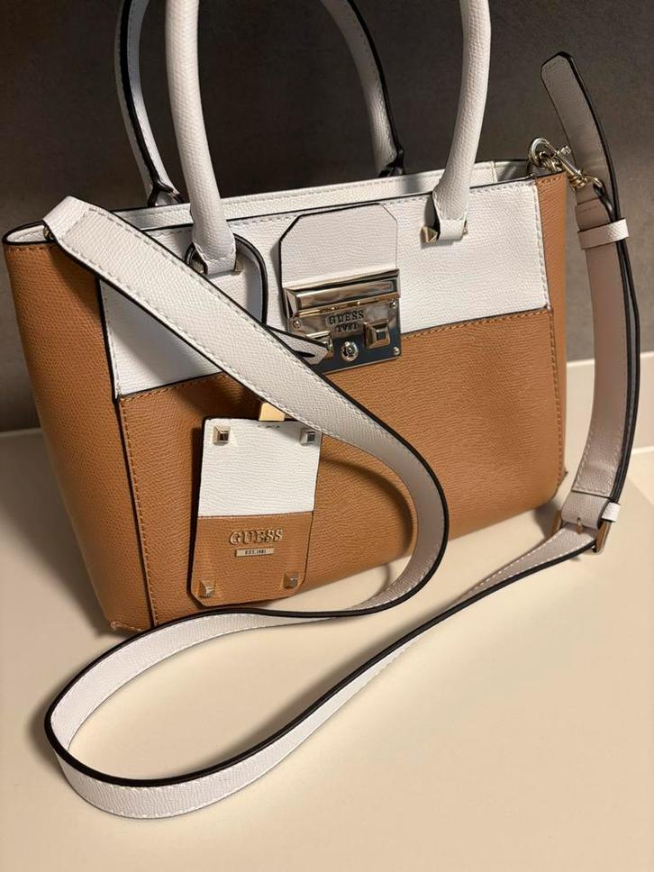 Sac à main Guess avec différentes options de transport, Bijoux, Sacs & Beauté, Sacs | Sacs Femme, Comme neuf, Sac à main, Autres couleurs