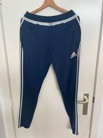 Pantalon Adidas bleu marine, Vêtements | Hommes, Vêtements de sport, Football, ADIDAS, Porté, Bleu