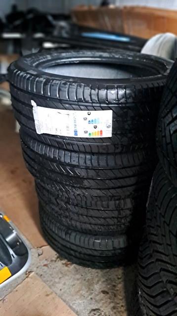 Nouveaux pneus d'été MICHELIN 215 50 R17 45 XL 