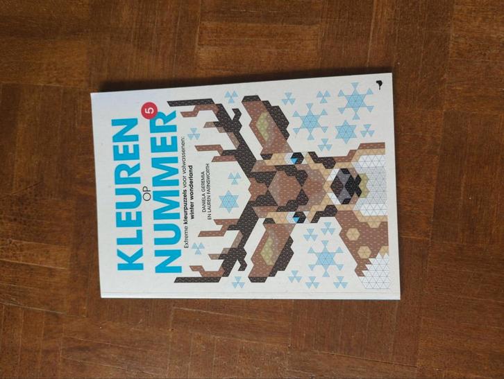 Lauren Farnsworth - 5, Boeken, Overige Boeken, Zo goed als nieuw, Ophalen