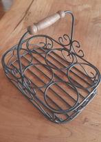 Smeedijzeren flessenhouder, houten handvat., Huis en Inrichting, Woonaccessoires | Wijnrekken, Ophalen, Hout