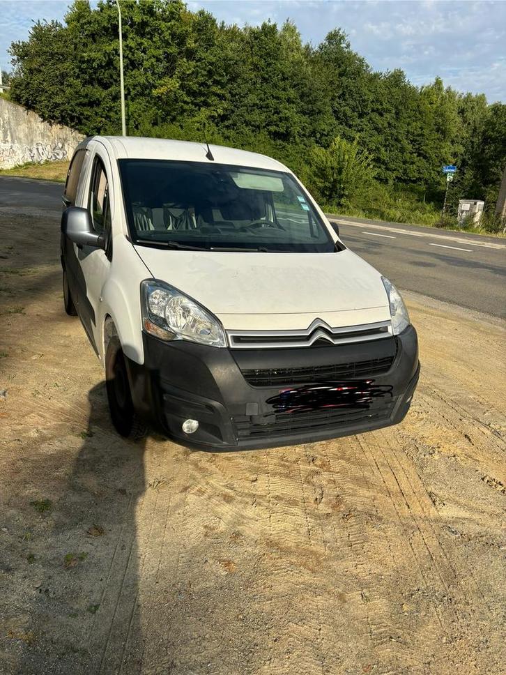 citroen berlingo 1600hdi- 73kw -2016(à réparer), Auto's, Bestelwagens en Lichte vracht, Particulier, ABS, Airbags, Airconditioning