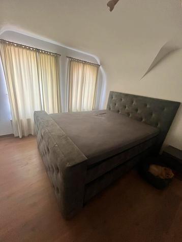 Swiss Sense boxspring– met tv-lift beschikbaar voor biedingen