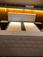 Groot bed 180cm-200cm met TV en met motoren, Huis en Inrichting, Slaapkamer | Boxsprings, Ophalen