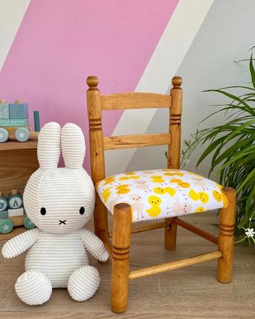 Petite chaise Poussins - restored by four_to_seven_chairs beschikbaar voor biedingen