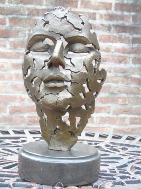 bronzen beeld van een gezicht gesigneerd DALI op marmer., Antiek en Kunst, Antiek | Brons en Koper, Brons, Ophalen of Verzenden