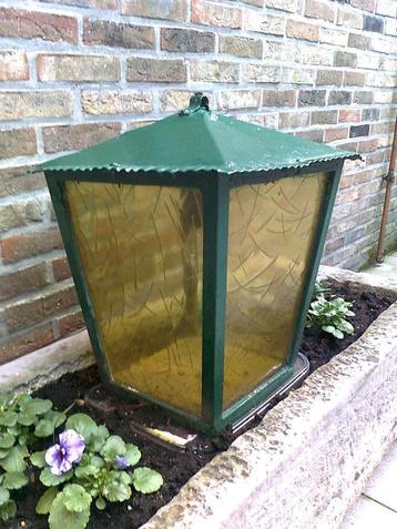 Vintage buitenlamp beschikbaar voor biedingen