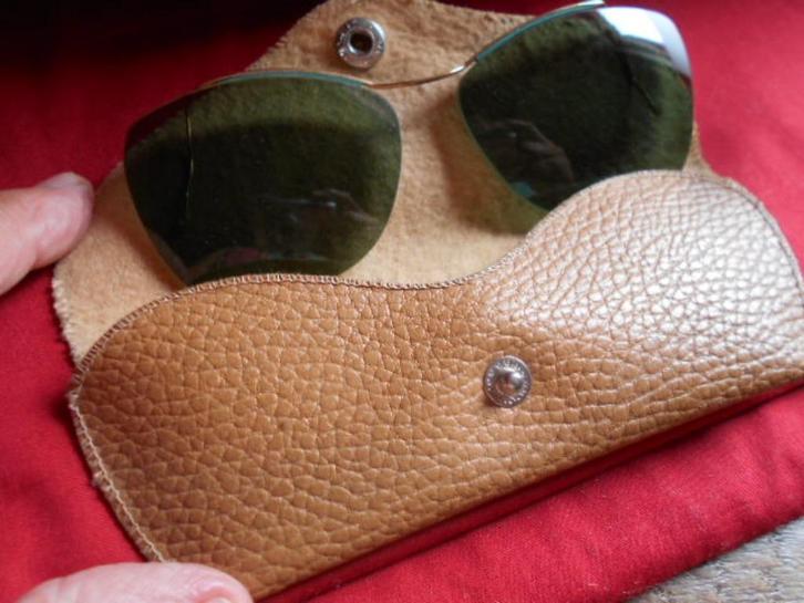 nieuwe polaroid zonnebril en 1 vintage rayban, Handtassen en Accessoires, Zonnebrillen en Brillen | Dames, Nieuw, Zonnebril, Overige merken