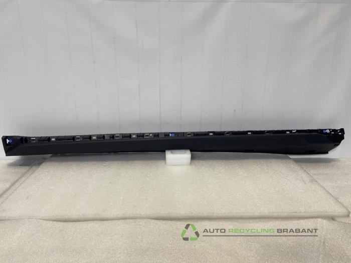 Afdeklijst dorpel rechts van een Dacia Duster, Auto-onderdelen, Interieur en Bekleding, Dacia, Gebruikt, 3 maanden garantie