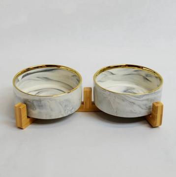 Drinkbakjes (goud-marmer) beschikbaar voor biedingen