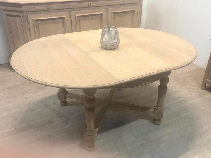 Table aerogommé ronde, avec une allonge intégrée, Antiquités & Art, Antiquités | Meubles | Tables, Enlèvement