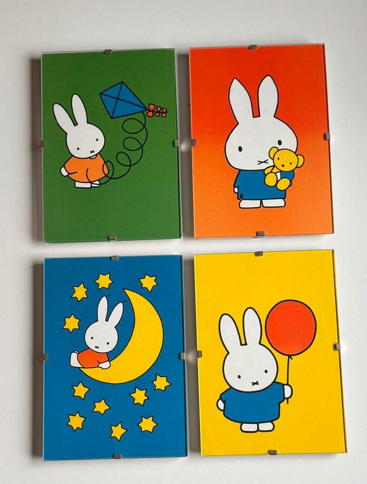 4 verschillende ingekaderde vintage Nijntje posters, Collections, Posters & Affiches, Utilisé, Cinéma et TV, A4 ou plus petit