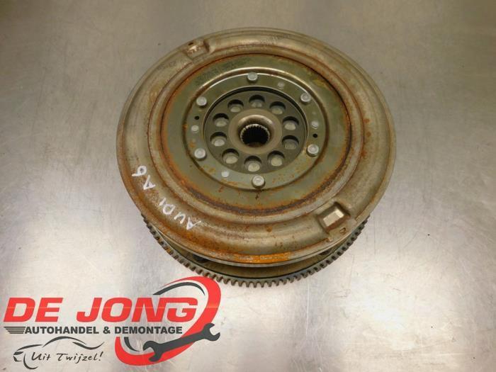 Volant moteur d'un Audi A6, Autos : Pièces & Accessoires, Moteurs & Accessoires, Audi, Utilisé, 3 mois de garantie, Enlèvement ou Envoi