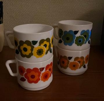 Arcopal Lotus beschikbaar voor biedingen