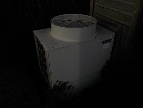 Warmtepomp Hitachi, Doe-het-zelf en Bouw, Verwarming en Radiatoren, Zo goed als nieuw, Ophalen