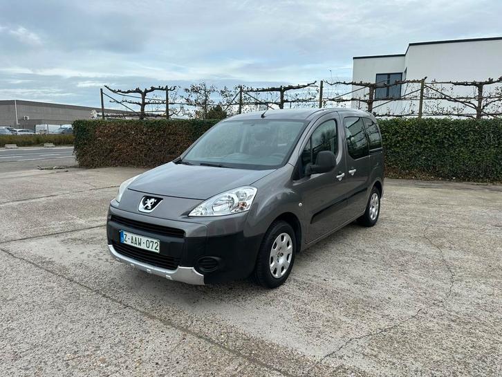 Peugeot Partner 1.6hdi, Auto's, Peugeot, Bedrijf, Te koop, Partner, Diesel, Euro 5, Monovolume, Handgeschakeld, Bruin, Zwart, Stof