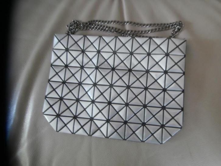 Issey Miyake Baobao tas (stijl), Handtassen en Accessoires, Tassen | Schoudertassen, Gebruikt, Ophalen of Verzenden