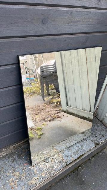 Spiegel beschikbaar voor biedingen