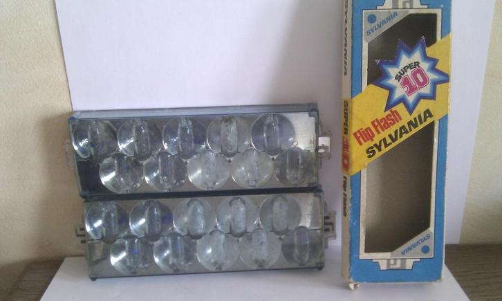 Lot de 2 barres Sylvania Flip Flash ** VINTAGE **, TV, Hi-fi & Vidéo, Photo | Flash, Utilisé, Autres marques, Enlèvement ou Envoi