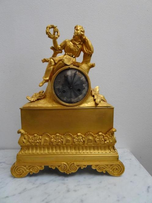 ANTIEK KLOK PENDULE VUURVERGULD TOUWTJESWERK FIGUURKLOK, Antiek en Kunst, Antiek | Meubels | Tafels, Ophalen of Verzenden