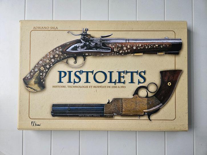 Wapens: geschiedenis, techniek en modellen van 1550 tot 1913, Boeken, Oorlog en Militair, Zo goed als nieuw, Ophalen of Verzenden