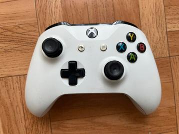 Manettez Xbox One a vendre beschikbaar voor biedingen