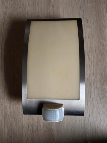 Applique extérieure à détecteur de mouvement beschikbaar voor biedingen