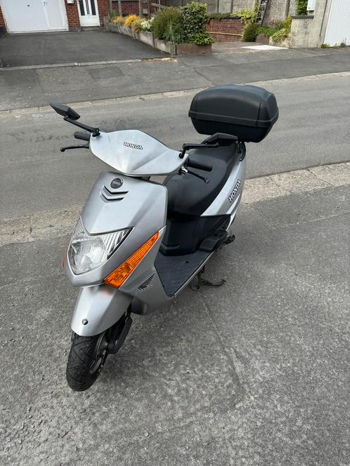 Honda lead scv100, Fietsen en Brommers, Scooters | Overige merken, Gebruikt, Benzine, Ophalen