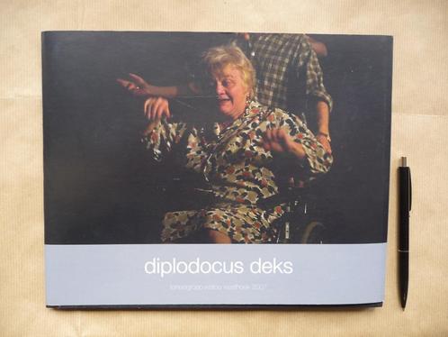 BOEK "DIPLODOCUS DEKS " TONEELGROEP WATOU, Boeken, Kunst en Cultuur | Dans en Theater, Nieuw, Toneel, Ophalen of Verzenden