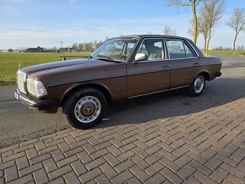1977 Mercedes-benz 200-280 (W123) 200D Oldtimers, Auto's, Mercedes-Benz, Bedrijf, 200-Serie, Diesel, Berline, Handgeschakeld, Gebruikt