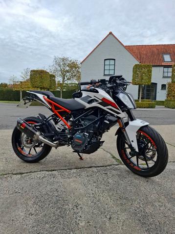 Ktm duke 125CC Autorijbewijs  beschikbaar voor biedingen