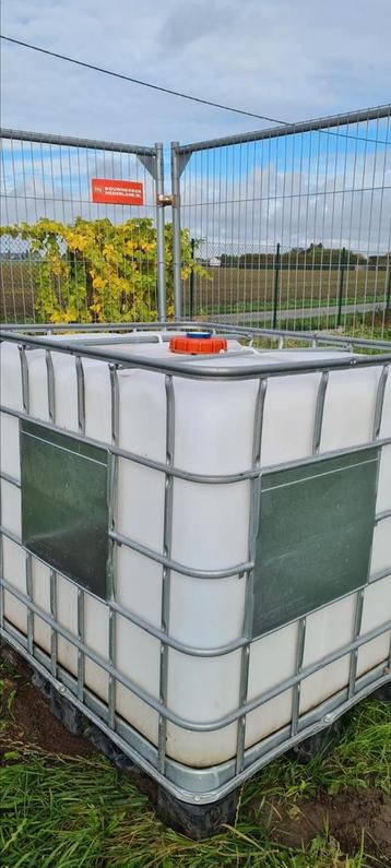 Watercontainer 1000 Liter  beschikbaar voor biedingen