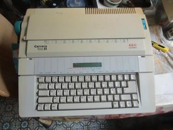 machine à écrire AEG Olympia 