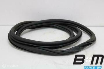 Portierrubber rechtsvoor Octavia 3 Combi FL 5E0867366H beschikbaar voor biedingen