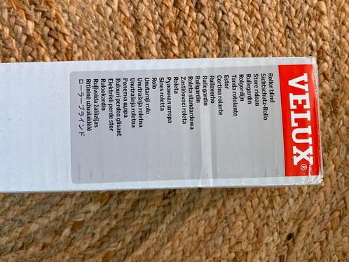 VELUX Lichttemperende rolgordijnen -2stuks, Doe-het-zelf en Bouw, Glas en Ramen, Zo goed als nieuw, Dakraam, Ophalen