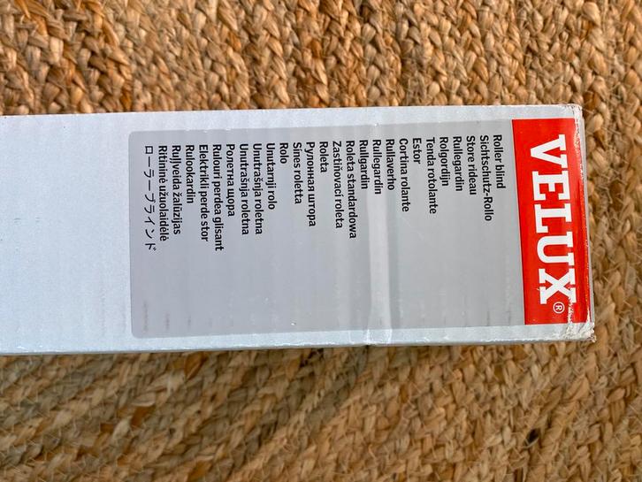 VELUX Lichttemperende rolgordijnen -2stuks, Doe-het-zelf en Bouw, Glas en Ramen, Zo goed als nieuw, Dakraam, Ophalen