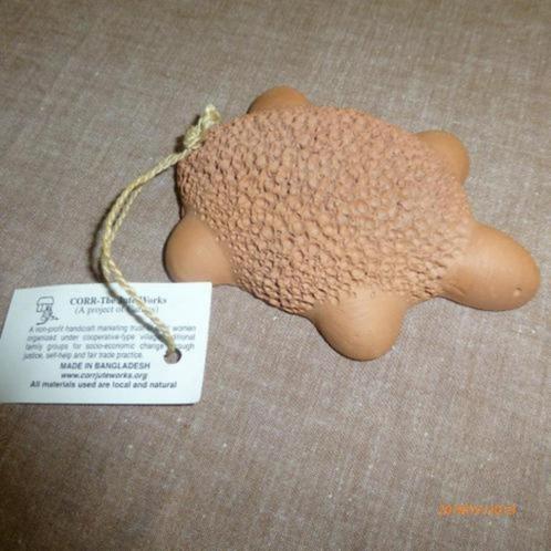 schildpad in terra cotta/Corr - the Jute works, Antiek en Kunst, Antiek | Keramiek en Aardewerk, Ophalen of Verzenden