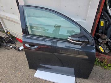 Portier 4Deurs rechts-voor van een Volkswagen Golf (A9W) beschikbaar voor biedingen