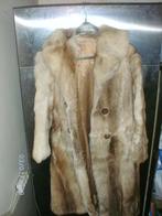 Grand Vide-Grenier : Un vrai manteau de fourrure, Antiquités & Art, Antiquités | Vêtements et Textile, Enlèvement, Femmes