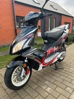Scooter turbho classe A, Fietsen en Brommers, Ophalen, Zo goed als nieuw