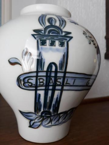 Vintage Viano do Castello vaas blauw witte vaas  h: 24 b: 20 beschikbaar voor biedingen
