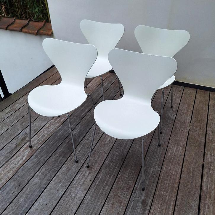 4 chaises Série 7 de Arne Jacobsen pour Fritz Hansen -blanc, Antiquités & Art, Antiquités | Meubles | Chaises & Canapés, Enlèvement