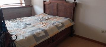 Bed antiek beschikbaar voor biedingen
