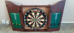 Jeu de fléchettes, Sports & Fitness, Fléchettes, Enlèvement, Utilisé, Cible de fléchettes avec fléchettes