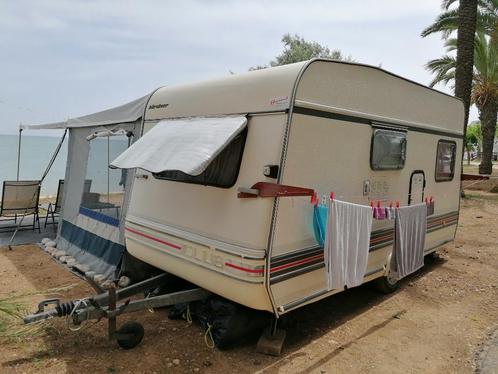 Caravane état impeccable à vendre en Espagne, Caravans en Kamperen, Caravans, Particulier, tot en met 4, Bürstner, 2 aparte bedden