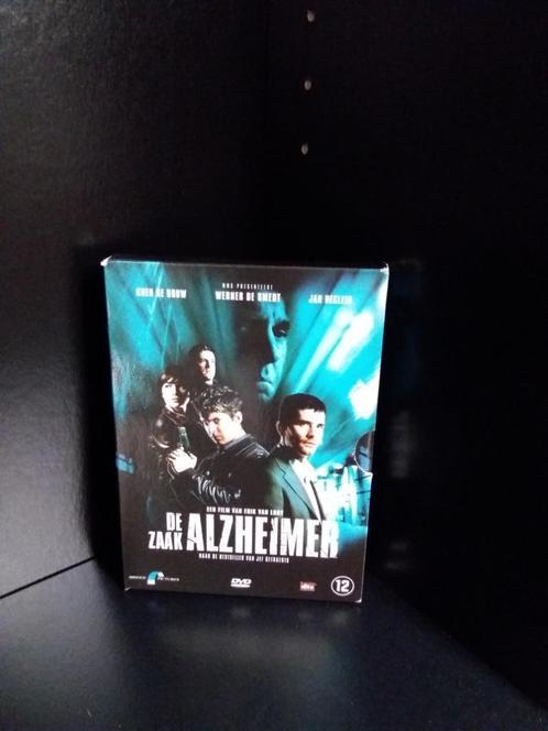 DE ZAAK ALZHEIMER (film uit 2003 van Erik Van Looy), CD & DVD, DVD | Néerlandophone, Comme neuf, Film, Thriller, À partir de 12 ans